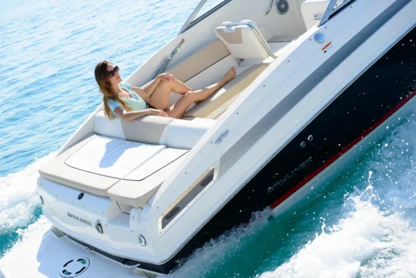 Bayliner 742R inboard engine -Boatservicesestonia