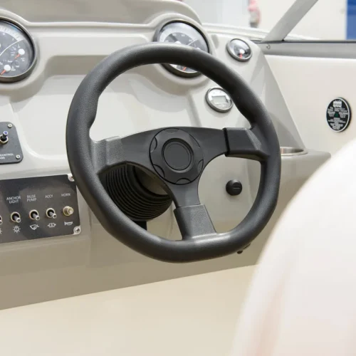 Bayliner 742R inboard engine -Boatservicesestonia