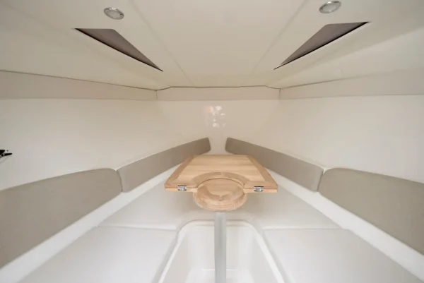 Bayliner 742R inboard engine -Boatservicesestonia