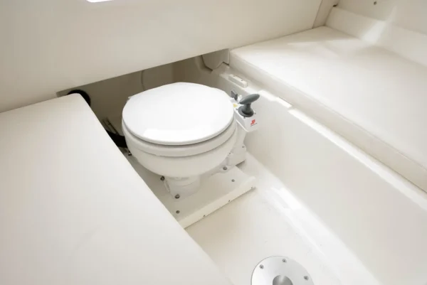 Bayliner 742R inboard engine -Boatservicesestonia