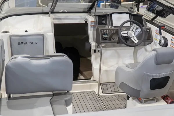 Bayliner VR5CE cuddy inboard engine boatservicesestonia