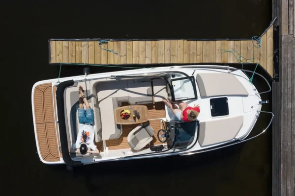 Bayliner VR5CE cuddy inboard engine boatservicesestonia