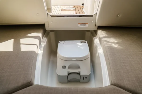 Bayliner VR5CE cuddy inboard engine boatservicesestonia