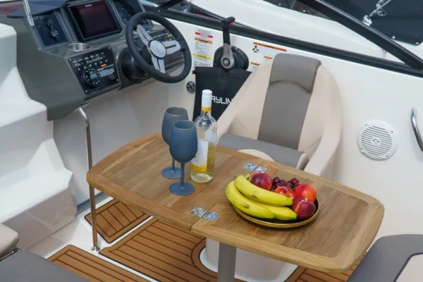 Bayliner VR5CE cuddy inboard engine boatservicesestonia