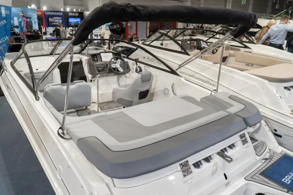 Bayliner VR5CE cuddy inboard engine boatservicesestonia